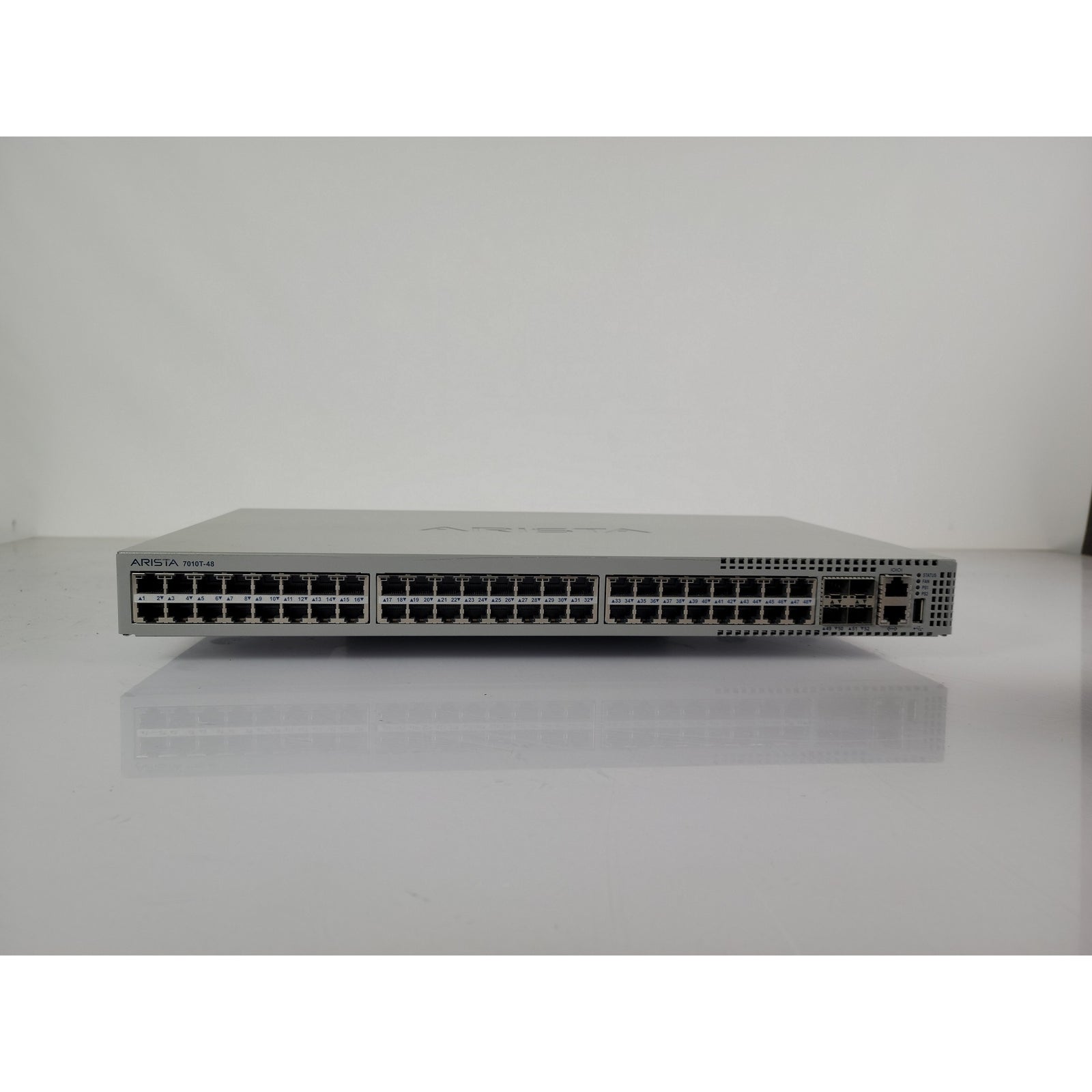 Arista DCS-7010T-48 48x RJ45 100/1000 4 x SFP+ 1/10GbE fan -F & -R Grade A (Used - Good)