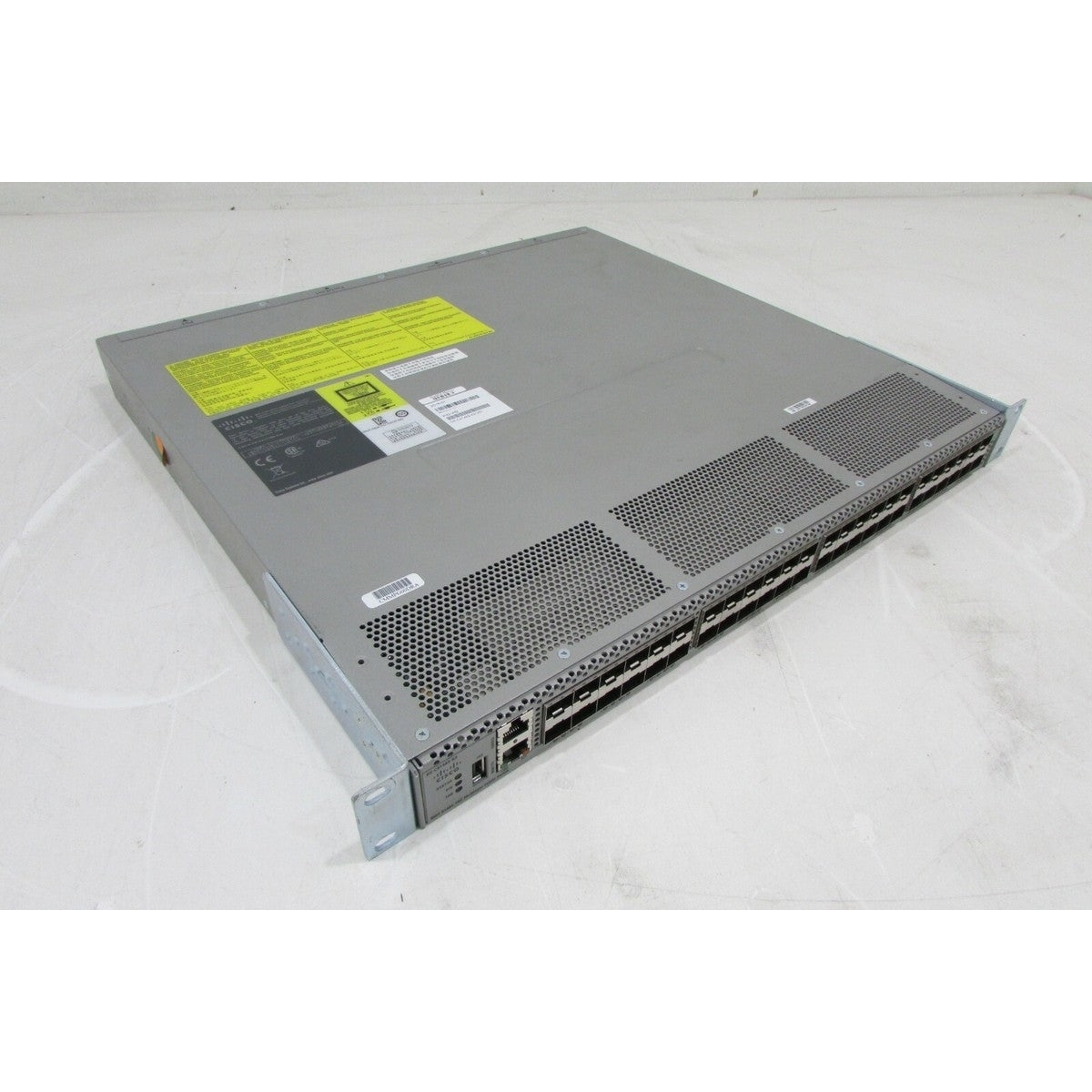 Cisco DS-C9148S-24PK9 24-Port 100Mbps RJ45 1U Specialty Switch, Silver (Refurbished)