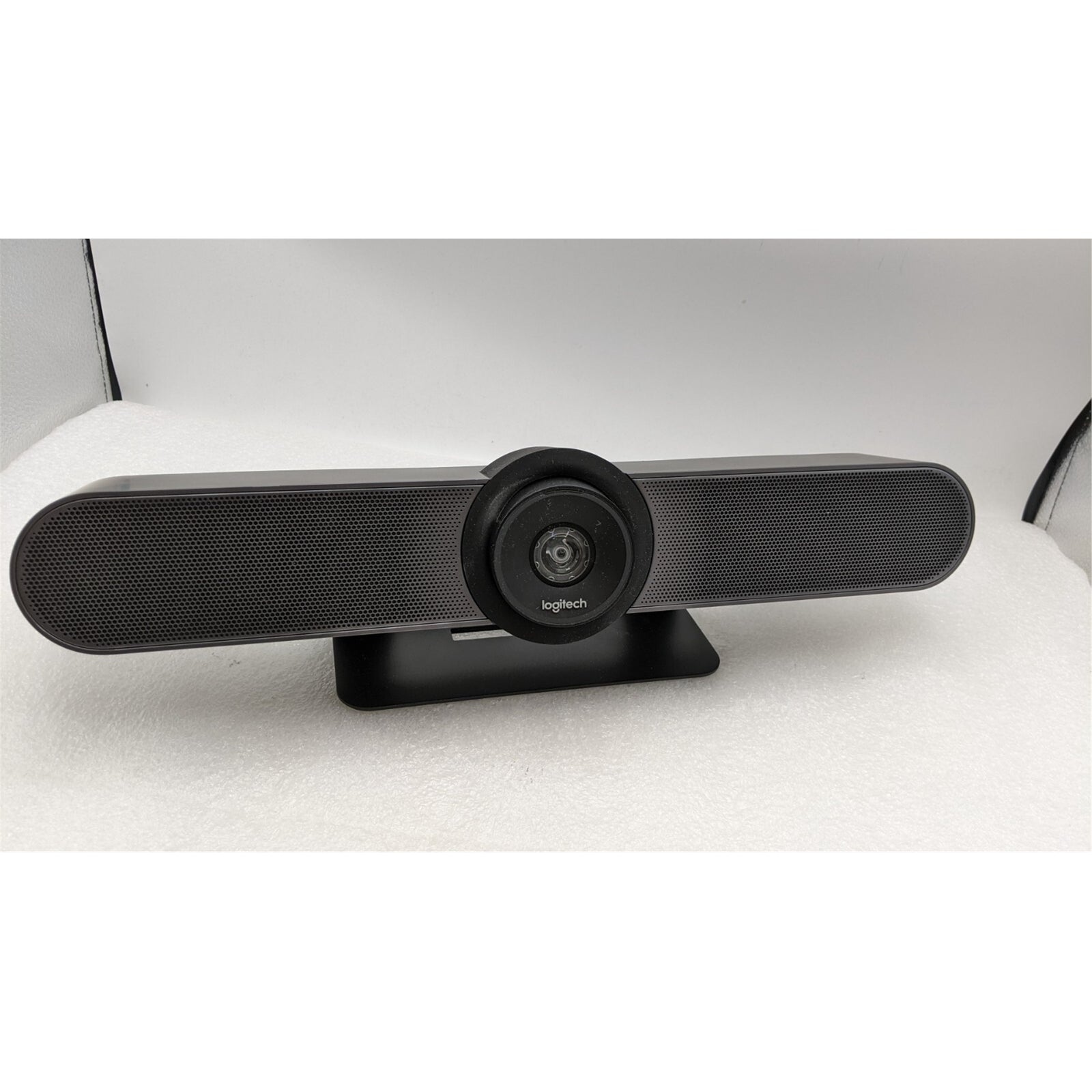 Logitech 860-000525 Auto-Focus 13MP 4K (3840x2160) Webcam, Black (Refurbished)