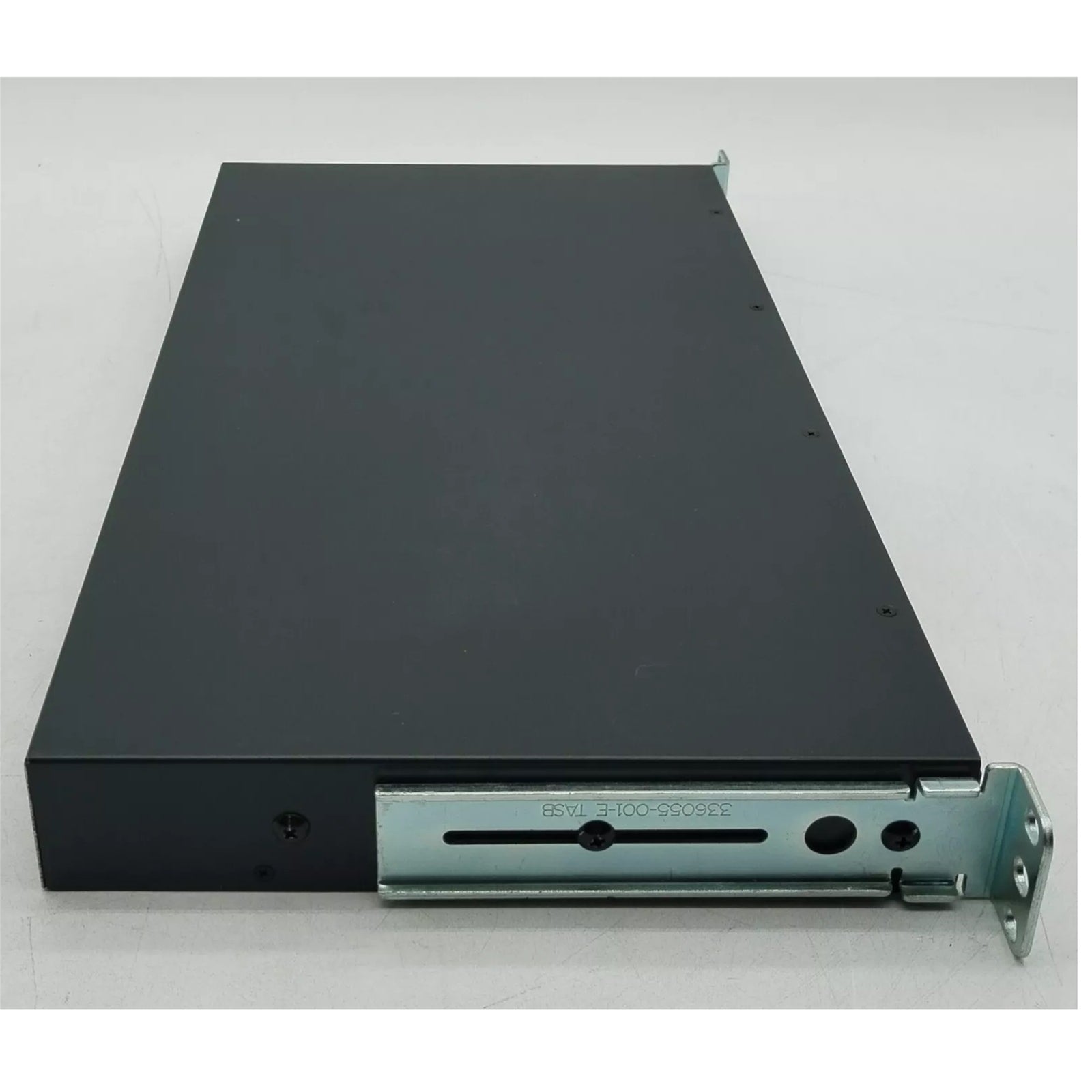 HP 578714-002 IP KVM Console G2 Switch With Virtual Media & Cac 2x1Ex16 Grade A (Used - Good)