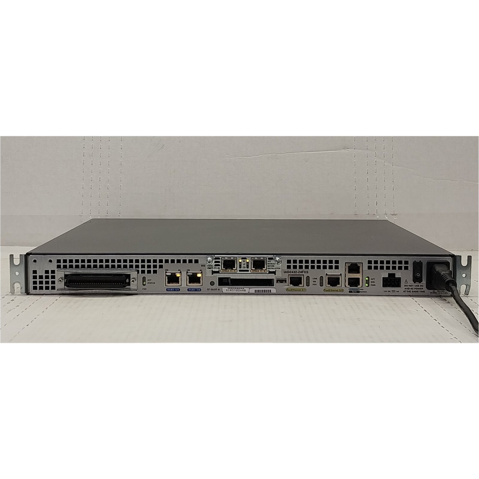 Cisco SPIAD2432-24FXS Integrated Access Device w/2-Port Adapter, Silver (Certified Refurbished)