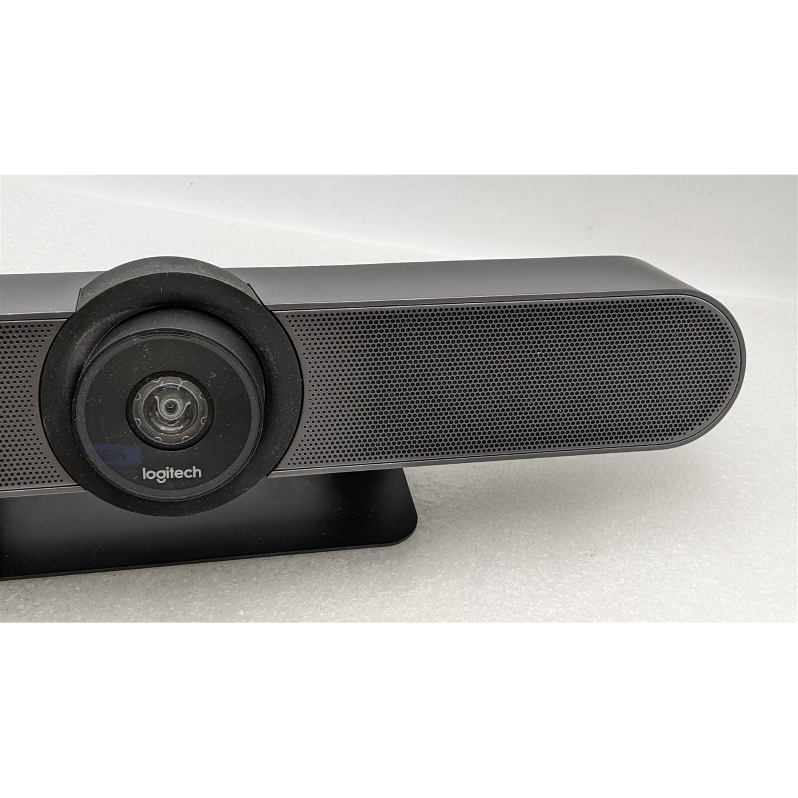 Logitech 860-000525 Auto-Focus 13MP 4K (3840x2160) Webcam, Black (Refurbished)