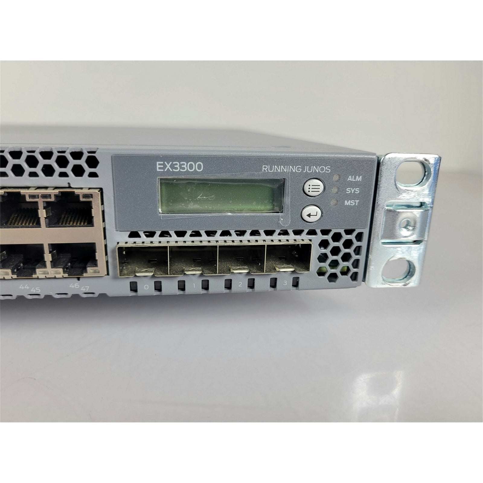 Juniper Networks EX3300-48T 48-Port AFI Network Switch (Certified Refurbished)