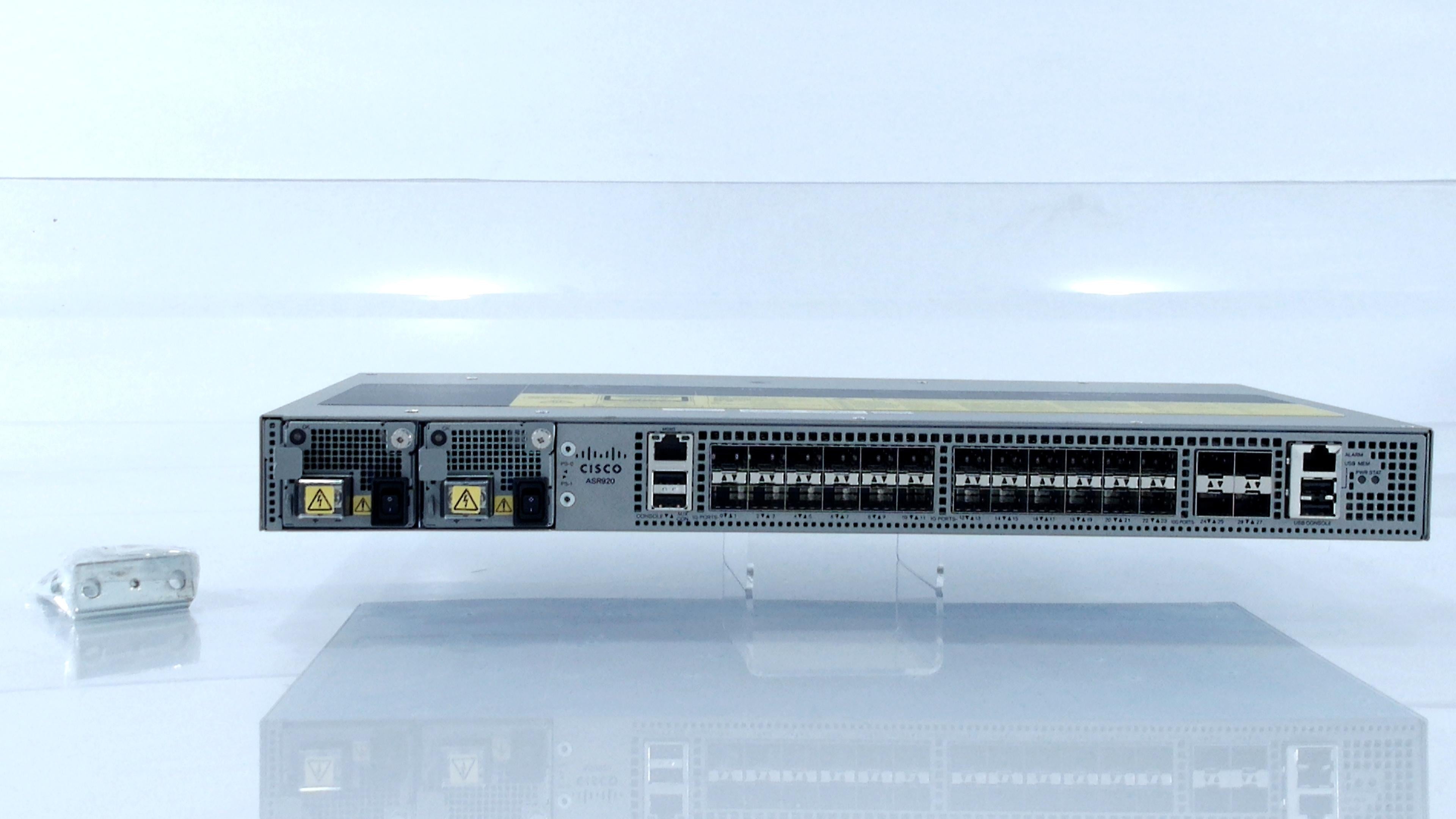 Cisco ASR-920-24SZ-MUG-C Wired 24-Port 10/100/1000Mbps Gigabit,Grey(Scratch and Dent)