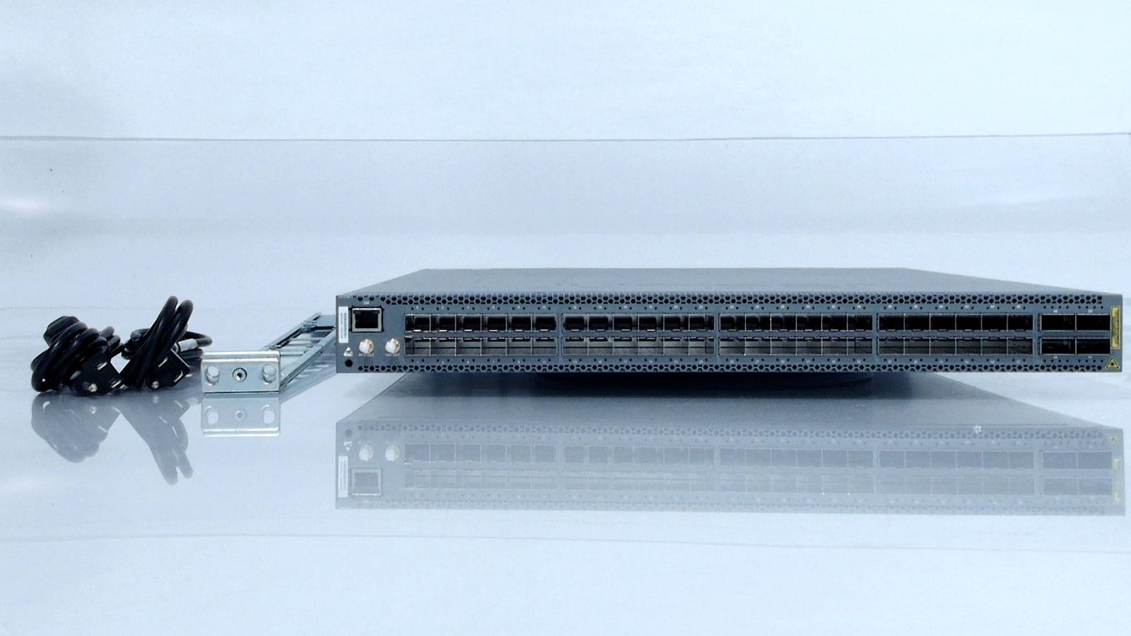 Juniper QFX5110-48S-AFI 48 SFP+ and 4 QSFP28, Back to Front AC (Certified Refurbished)