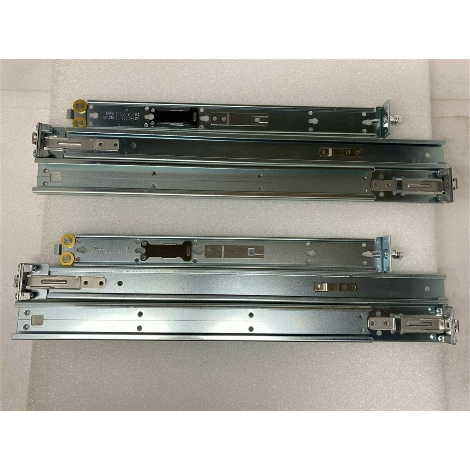 ARISTA KIT-7001 ARISTA 1U TOOL LESS RACK RAIL KIT – Inteleca